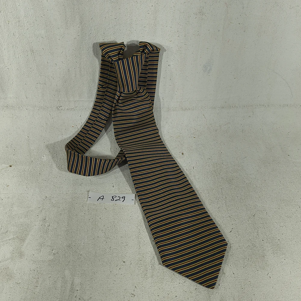 Brooks Brothers Men's Navy and Gold Horizontal Striped Silk Tie 58